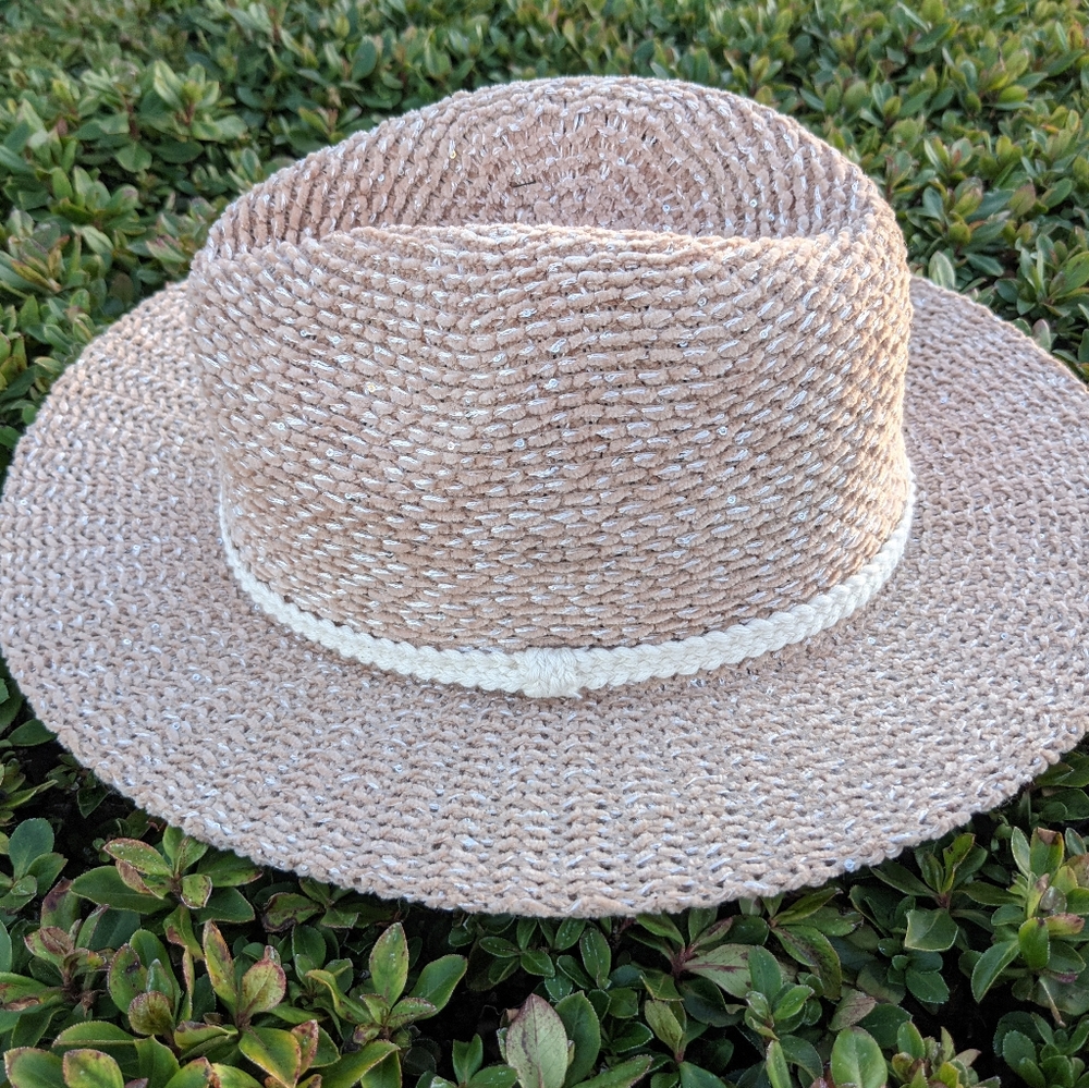 Four Buttons by San Diego Hat Company chenille fedora with some light sparkle